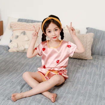 WEIXINBUY Boy Girls Silky Pajamas Short Sleeves Nightwear Spring Summer 2 Pieces Satin Sleepwear Sets
WEIXINBUY Boy Girls Silky Pajamas Short Sleeves Nightwear Spring Summer 2 Pieces Satin Sleepwear Sets
