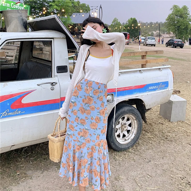 2020 New Style Sun-resistant Sweater + Contrast Color Hong Kong Flavor Camisole + Printed Chiffon Longuette Set
2020 New Style Sun-resistant Sweater + Contrast Color Hong Kong Flavor Camisole + Printed Chiffon Longuette Set