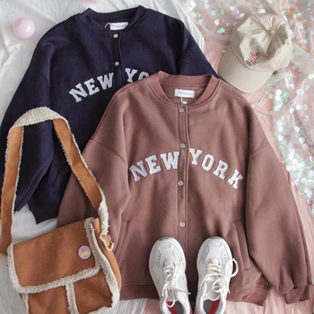 Winter Plus velve Cardigan Coat girl Loose Student Retro Harajuku Letter Print Long Sleeve Outer Wear Baseball Uniform Jacket
Winter Plus velve Cardigan Coat girl Loose Student Retro Harajuku Letter Print Long Sleeve Outer Wear Baseball Uniform Jacket