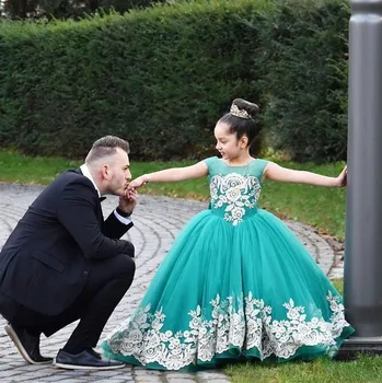 Ball Gown Flower Girls Dresses Jewel Neck Lace Appliques Tiered Tulle Skirt Toddler First Communion Dress Cheap Sheer Neck 
Ball Gown Flower Girls Dresses Jewel Neck Lace Appliques Tiered Tulle Skirt Toddler First Communion Dress Cheap Sheer Neck