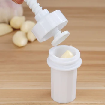 

Kitchen Gadgets Garlic Chopper Vegetable Tool Portable Plastic Rotating Handle Garlic Squeezer Garlic Presses 1Pcs