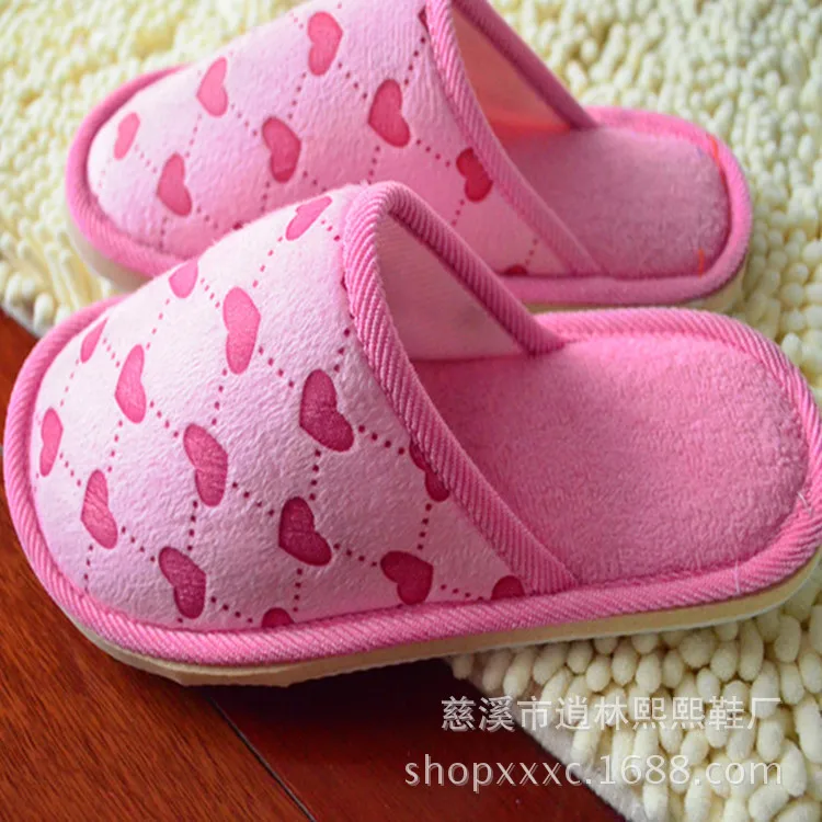 Autumn & Winter Warm Home Foam Sole Floor Women's Couples Thick Bottom Heart Cotton Slippers
Autumn & Winter Warm Home Foam Sole Floor Women's Couples Thick Bottom Heart Cotton Slippers