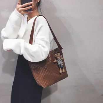 Handbags Women Bags Leisure PU Leather Women Shoulder Bag Braided Female Fashion Tote Bag Bucket Luxury Designer Ladies Bookbag
Handbags Women Bags Leisure PU Leather Women Shoulder Bag Braided Female Fashion Tote Bag Bucket Luxury Designer Ladies Bookbag