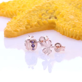 925 Sterling Silver Rose Gold Lucky Four Leaf Clover And Ladybug Ear Stud Pan Earrings For Women Wedding Gift Fashion Jewelry
925 Sterling Silver Rose Gold Lucky Four Leaf Clover And Ladybug Ear Stud Pan Earrings For Women Wedding Gift Fashion Jewelry