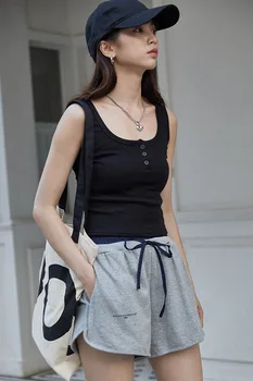 Summer three button solid color high waist short vests women Hong Kong style camisole retro U neck tight sling crop top outwear
Summer three button solid color high waist short vests women Hong Kong style camisole retro U neck tight sling crop top outwear