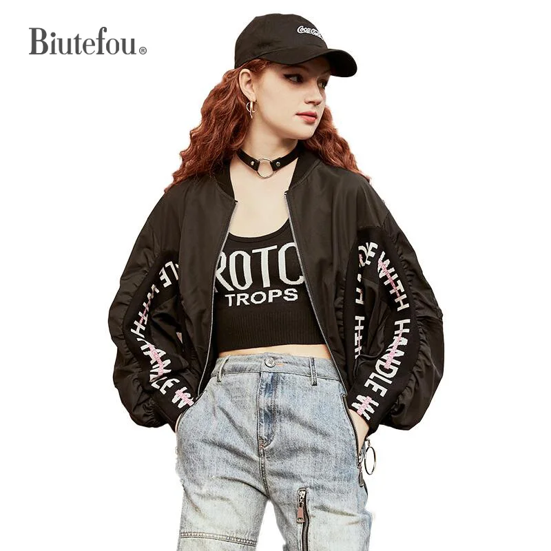 2020 Spring and summer short folds jacket fashion new arrival women baseball uniform jacket
2020 Spring and summer short folds jacket fashion new arrival women baseball uniform jacket