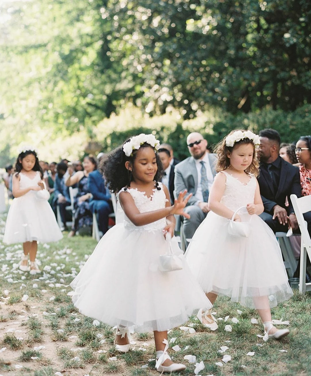 Elegant Long V-Neck A-Line Tulle Flower Bridesmaid Dresses Floor Length Zipper Ivory Lace Fleuriste Robes de Soirée for Girls
Elegant Long V-Neck A-Line Tulle Flower Bridesmaid Dresses Floor Length Zipper Ivory Lace Fleuriste Robes de Soirée for Girls