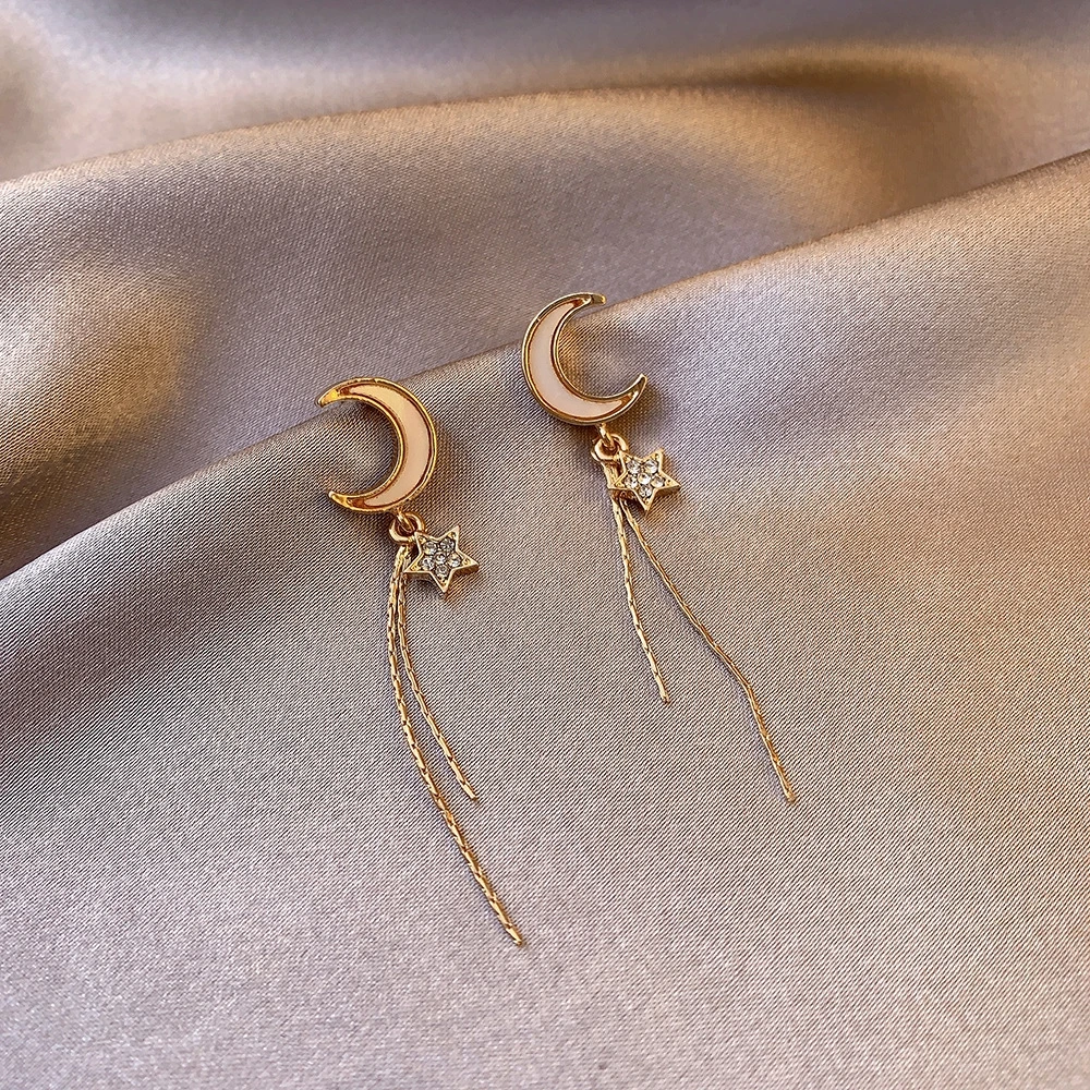 Temperament Star Tassel Earrings Aesthetic White Pearl Moon Wild Long Pendant Earrings Jewelry Women Wedding Accessories
Temperament Star Tassel Earrings Aesthetic White Pearl Moon Wild Long Pendant Earrings Jewelry Women Wedding Accessories