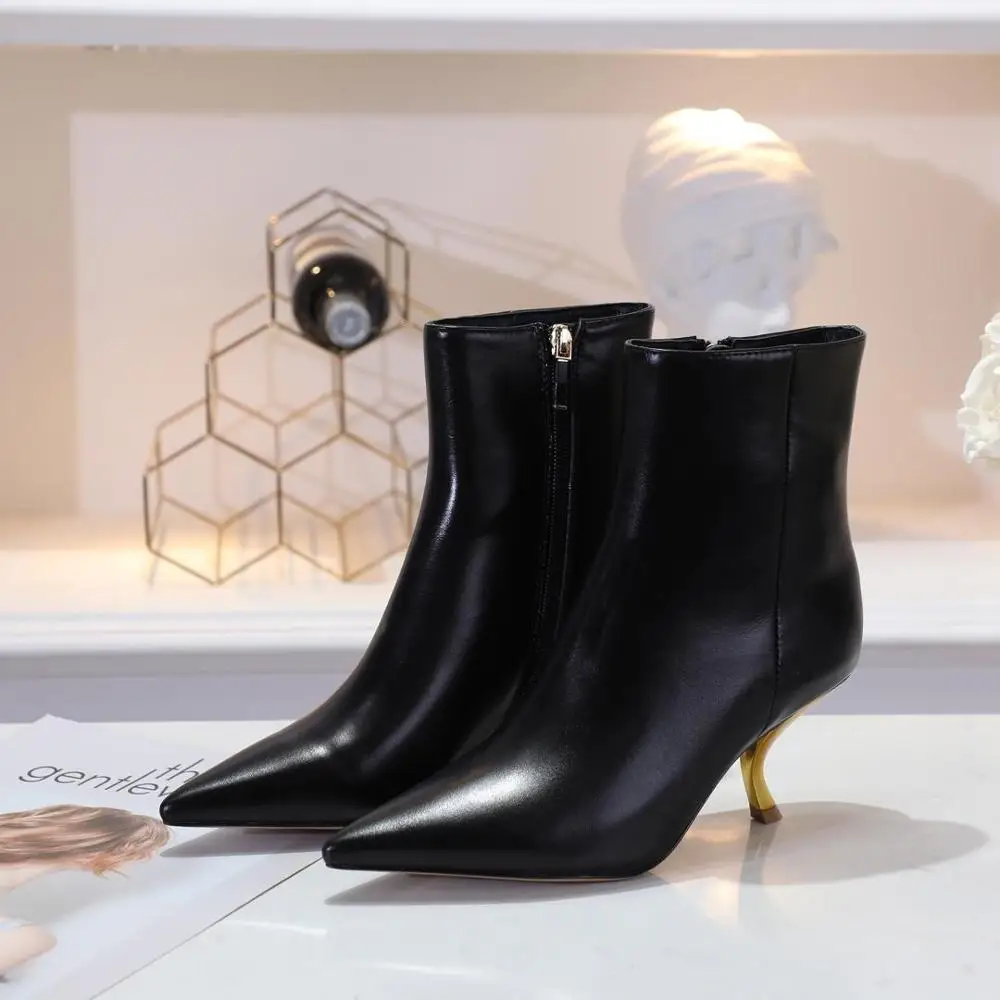 2019 New Strange Style Thin High Heels Boots Women Genuine Leather Shoes Woman Pointed Toe Ankle Boots Chic Designer Women Shoes
2019 New Strange Style Thin High Heels Boots Women Genuine Leather Shoes Woman Pointed Toe Ankle Boots Chic Designer Women Shoes