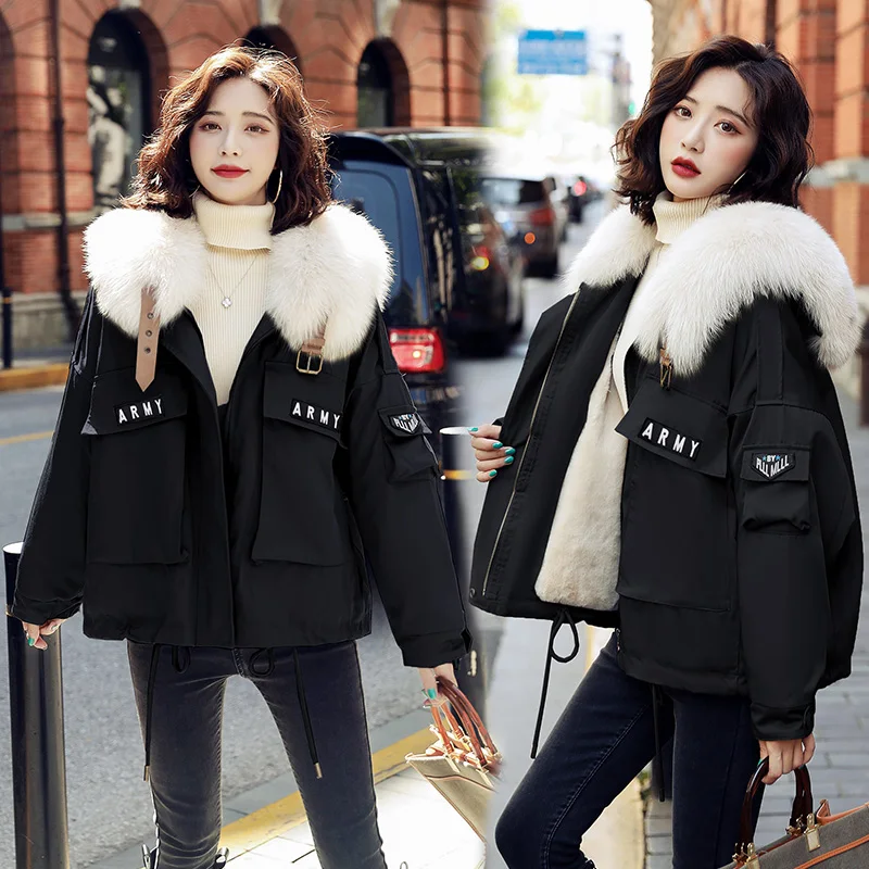 Fashion Short Parka Woman Winter Down Jacket Plus Velvet Warm Parka Coat Winter Casual Wild Cotton Coat Luxurious Big Fur Collar
Fashion Short Parka Woman Winter Down Jacket Plus Velvet Warm Parka Coat Winter Casual Wild Cotton Coat Luxurious Big Fur Collar