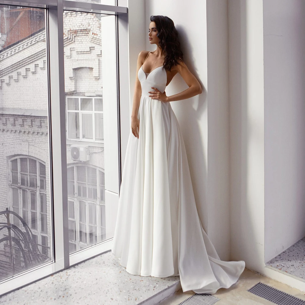 UZN Chic Ivory Empire Satin Wedding Dress Sexy Sweetheart High Waist Bridal Gowns Spaghetti Straps Backless Brides Gowns
UZN Chic Ivory Empire Satin Wedding Dress Sexy Sweetheart High Waist Bridal Gowns Spaghetti Straps Backless Brides Gowns