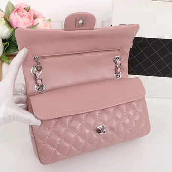 Famous Designer Brand Bags Women sheepskin Leather Handbags 2020 NEW Luxury Ladies Cow leather Bags Purse Fashion Shoulder Bags
Famous Designer Brand Bags Women sheepskin Leather Handbags 2020 NEW Luxury Ladies Cow leather Bags Purse Fashion Shoulder Bags