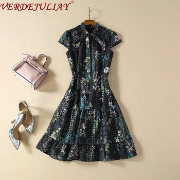 VERDEJULIAY High Street Style Runway Designer Floral A-Line Dresses Women Bow Collar 2020 Spring Luxury Hollow Out Mini Dress
VERDEJULIAY High Street Style Runway Designer Floral A-Line Dresses Women Bow Collar 2020 Spring Luxury Hollow Out Mini Dress