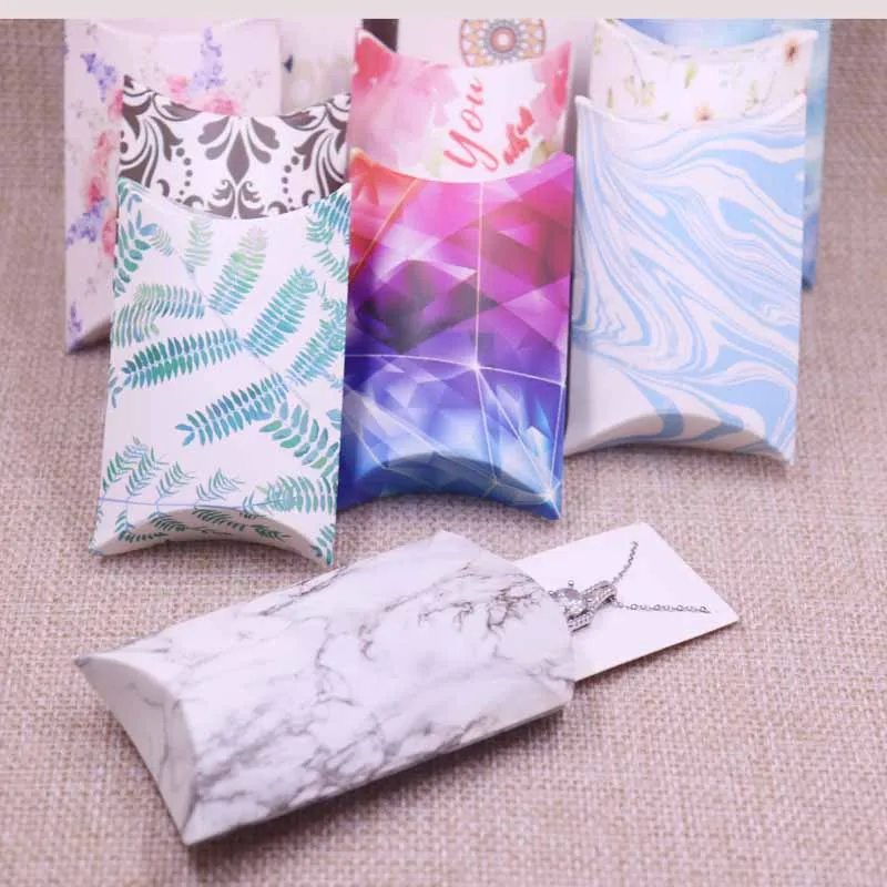 2019 Newest Arrived Pillow Box With Earring/Necklace Cards Paperboard Kraft Marbling Style Plant Leaf Design Hot Selling 300gsm
2019 Newest Arrived Pillow Box With Earring/Necklace Cards Paperboard Kraft Marbling Style Plant Leaf Design Hot Selling 300gsm