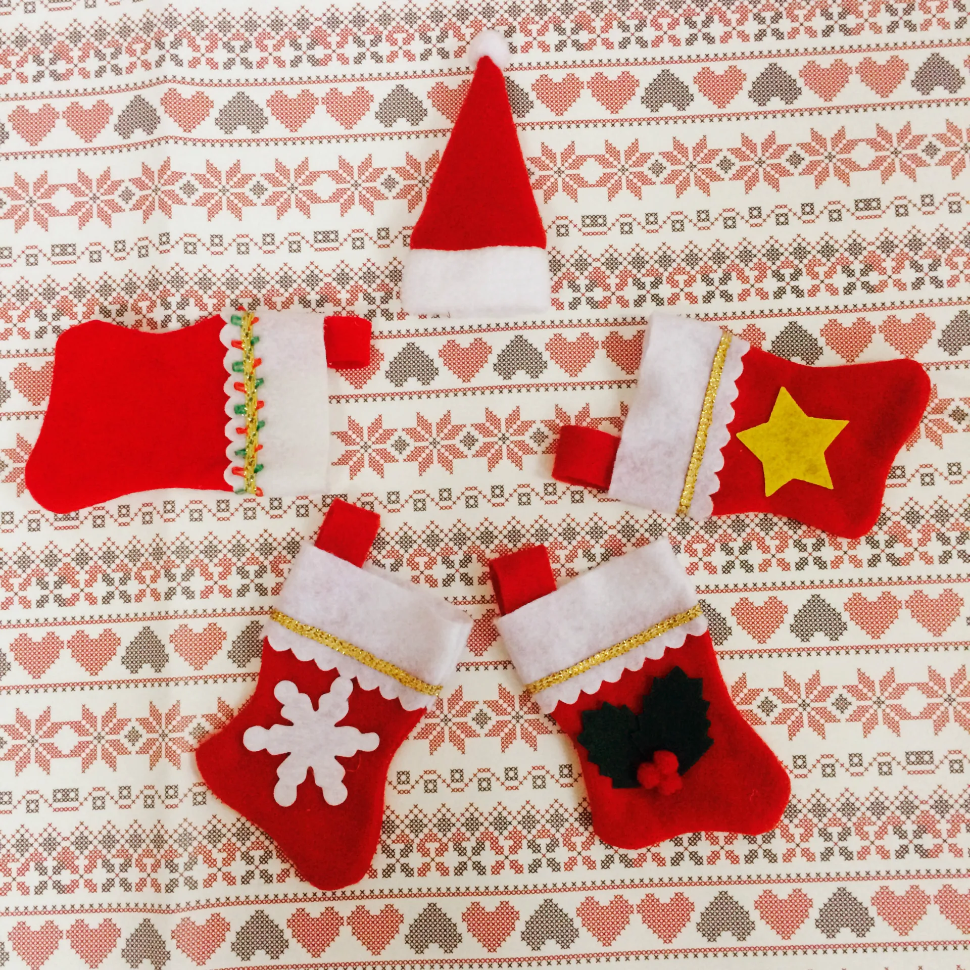 10PCS Christmas Socks Caps Cutlery Holder Knife Fork Spoon Snowflake stars Pocket Christmas Decor Kitchen Tableware Bag Gift
10PCS Christmas Socks Caps Cutlery Holder Knife Fork Spoon Snowflake stars Pocket Christmas Decor Kitchen Tableware Bag Gift