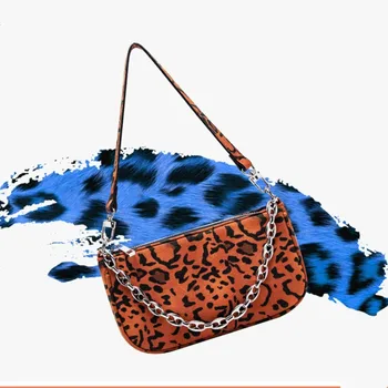 2020 Autumn / Winter Hit Color Chain Baguette Bag Single Shoulder Portable Phone Package Fashion Casual Underarm Pack C688
2020 Autumn / Winter Hit Color Chain Baguette Bag Single Shoulder Portable Phone Package Fashion Casual Underarm Pack C688