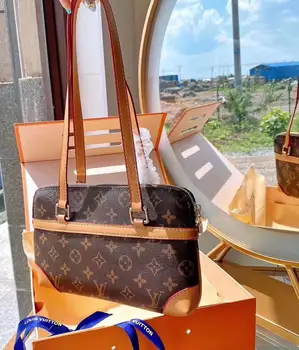 2020 new European and American style fashionable leisure bag 444 
2020 new European and American style fashionable leisure bag 444