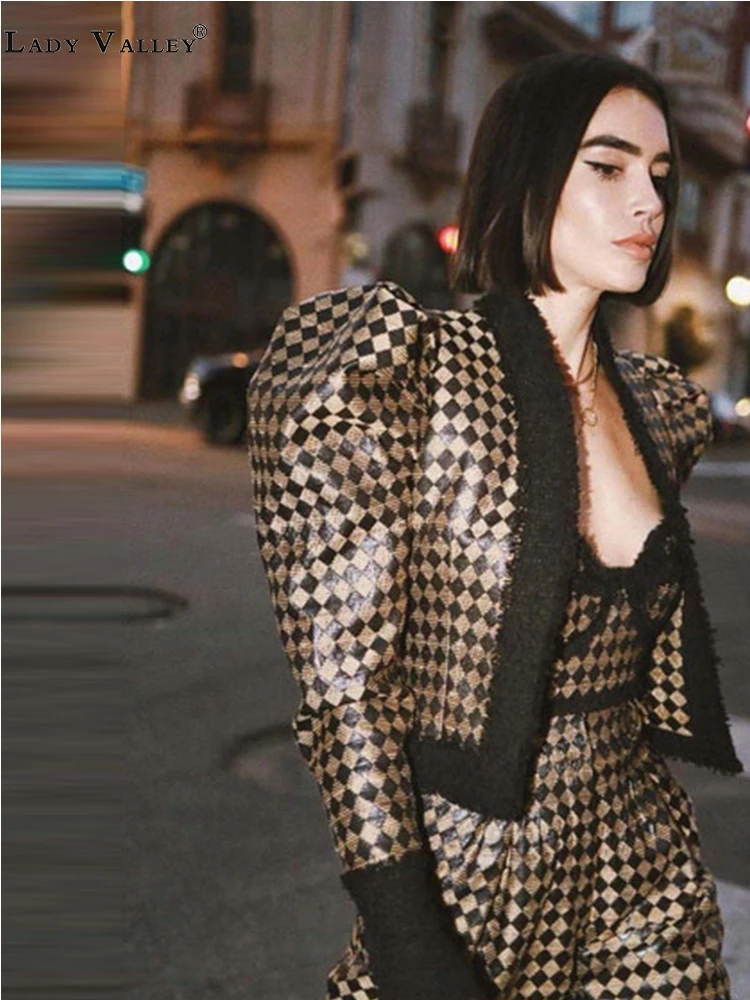 British wind contrast color snake pattern plaid bubble sleeve short jacket ladies autumn and winter fashion wild leather jacket
British wind contrast color snake pattern plaid bubble sleeve short jacket ladies autumn and winter fashion wild leather jacket