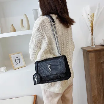 Bag female 2020 new fashion chain small square bag simple crocodile pattern shoulder diagonal bag
Bag female 2020 new fashion chain small square bag simple crocodile pattern shoulder diagonal bag