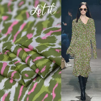 New Luxurious Resistant Drape Silk Fabrics Large Factories Colorful Leopard Pattern
New Luxurious Resistant Drape Silk Fabrics Large Factories Colorful Leopard Pattern