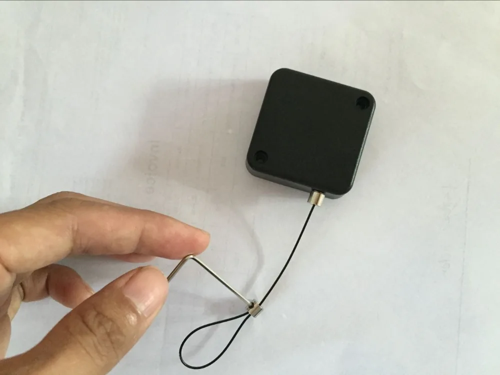 anti_theft_retractable_cable