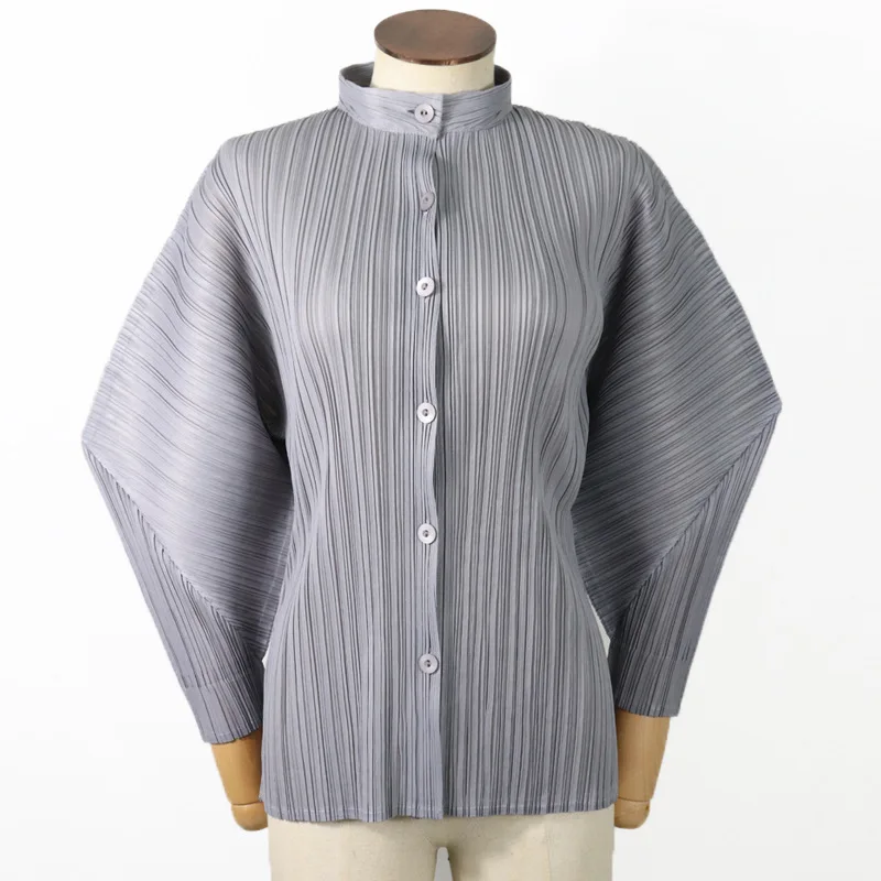 2020 New Spring Stand Collar Single Breasted Solid Color Pleated Jacket Women Vintage Loose Slim Was Thin Cardigan V279
2020 New Spring Stand Collar Single Breasted Solid Color Pleated Jacket Women Vintage Loose Slim Was Thin Cardigan V279