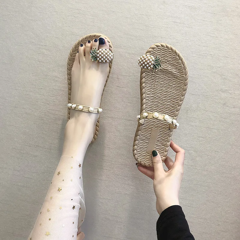 Slippers women wear 2019 summer new lace pineapple toe pinch word slippers
Slippers women wear 2019 summer new lace pineapple toe pinch word slippers