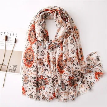 2020 Fashion Print silk scarves Autumn and winter Lady quality beach Cotton shawl New hijab scarf women's cotton material scarf
2020 Fashion Print silk scarves Autumn and winter Lady quality beach Cotton shawl New hijab scarf women's cotton material scarf