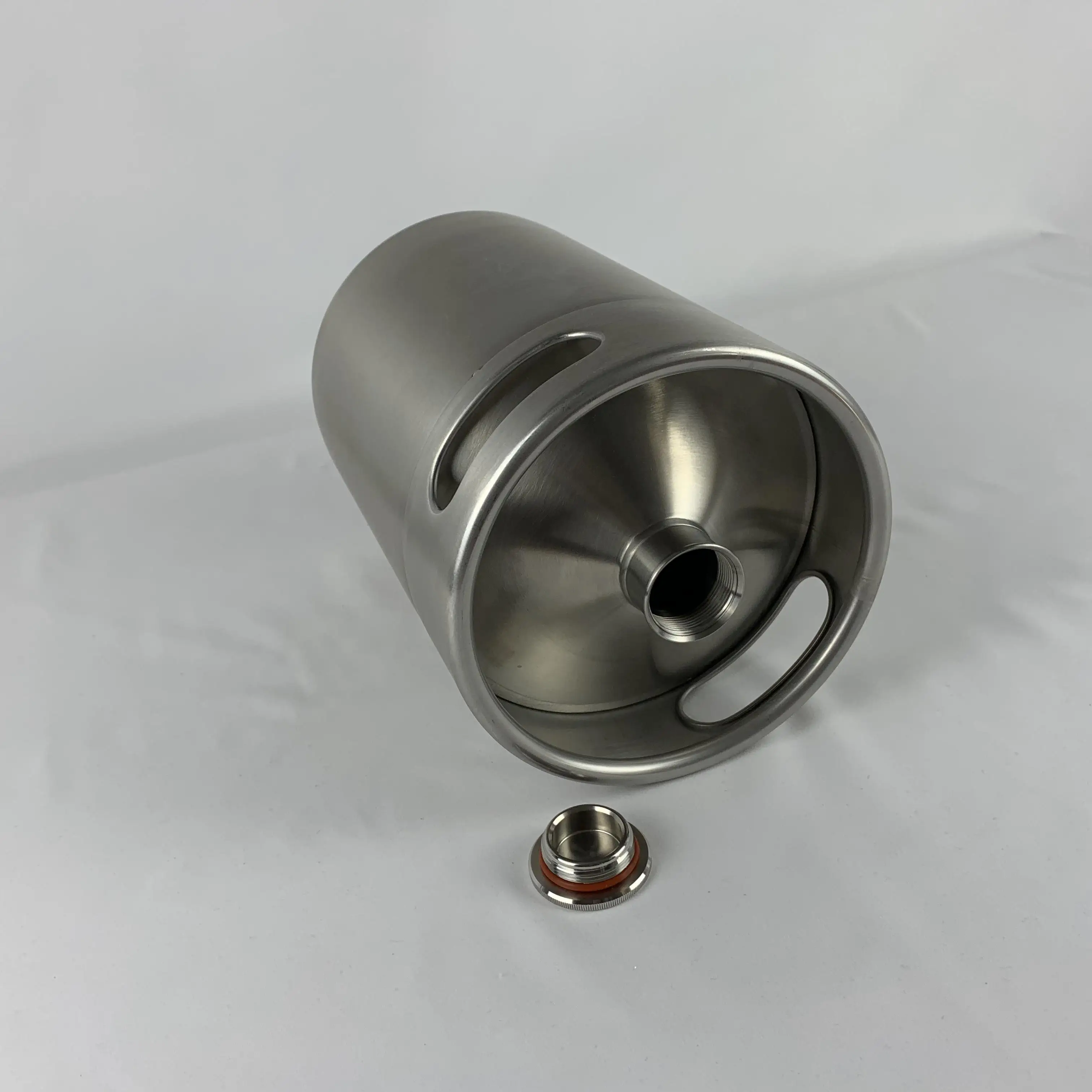 Craft co2 tap 5l mini keg made of stainless steel polished and inoxidable growler co2 regulator system
Craft co2 tap 5l mini keg made of stainless steel polished and inoxidable growler co2 regulator system