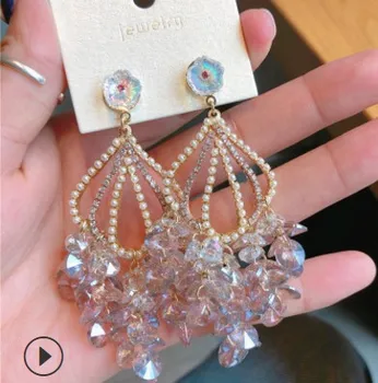 2pairs/lots wonderful high quality low price crystal diamond up-market jewelry tassels lady's earings 35.99dd
2pairs/lots wonderful high quality low price crystal diamond up-market jewelry tassels lady's earings 35.99dd