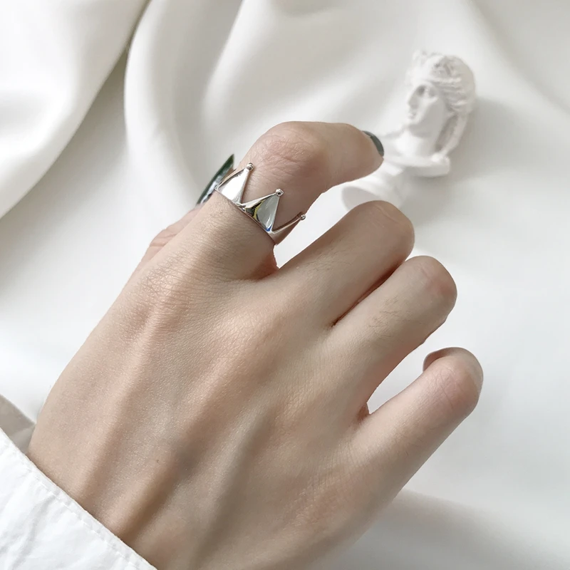 SUNIANGON 925 Sterling Silver Delicate Crown Ring White Gold Wide Adjustable Ring Geometry Triangle Ring For Elegant Women Gift
SUNIANGON 925 Sterling Silver Delicate Crown Ring White Gold Wide Adjustable Ring Geometry Triangle Ring For Elegant Women Gift
