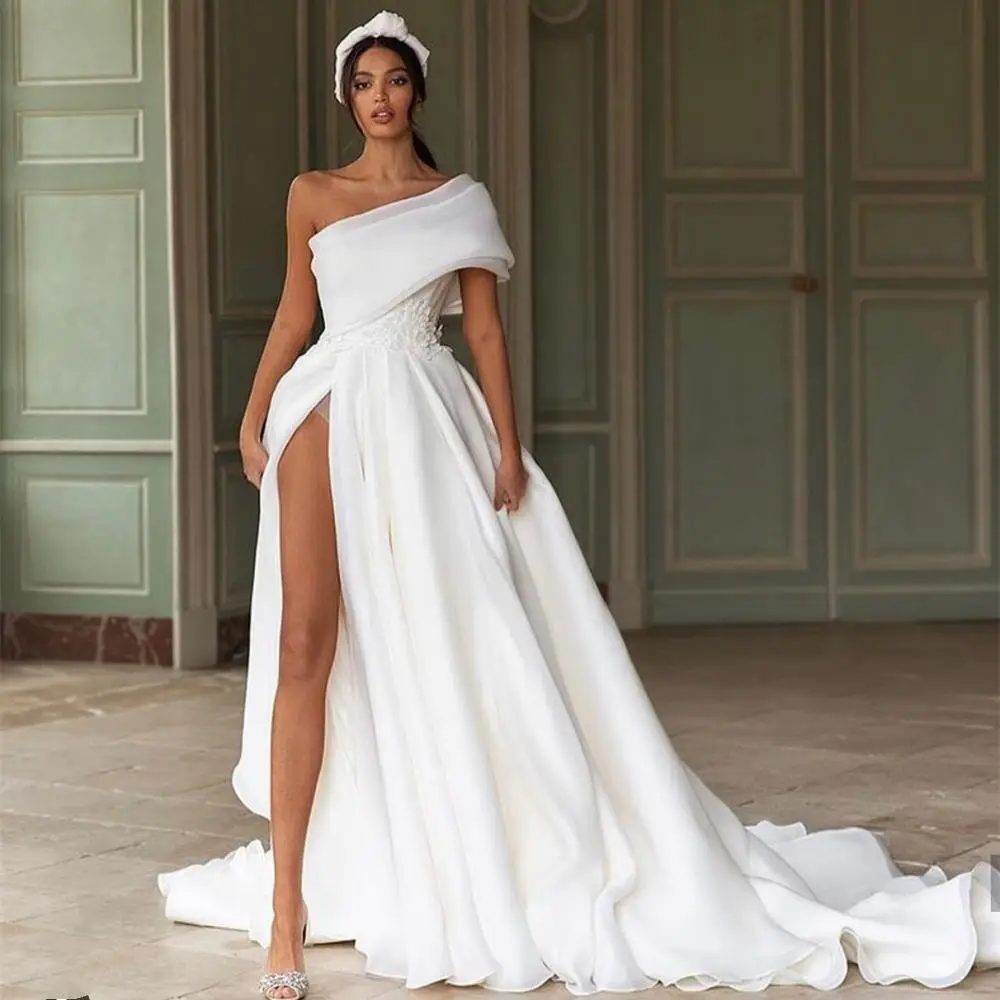 2020 one shoulder side slit with dress gorgeous wedding dress organza bridal gowns high quality with train vestido para novia
2020 one shoulder side slit with dress gorgeous wedding dress organza bridal gowns high quality with train vestido para novia