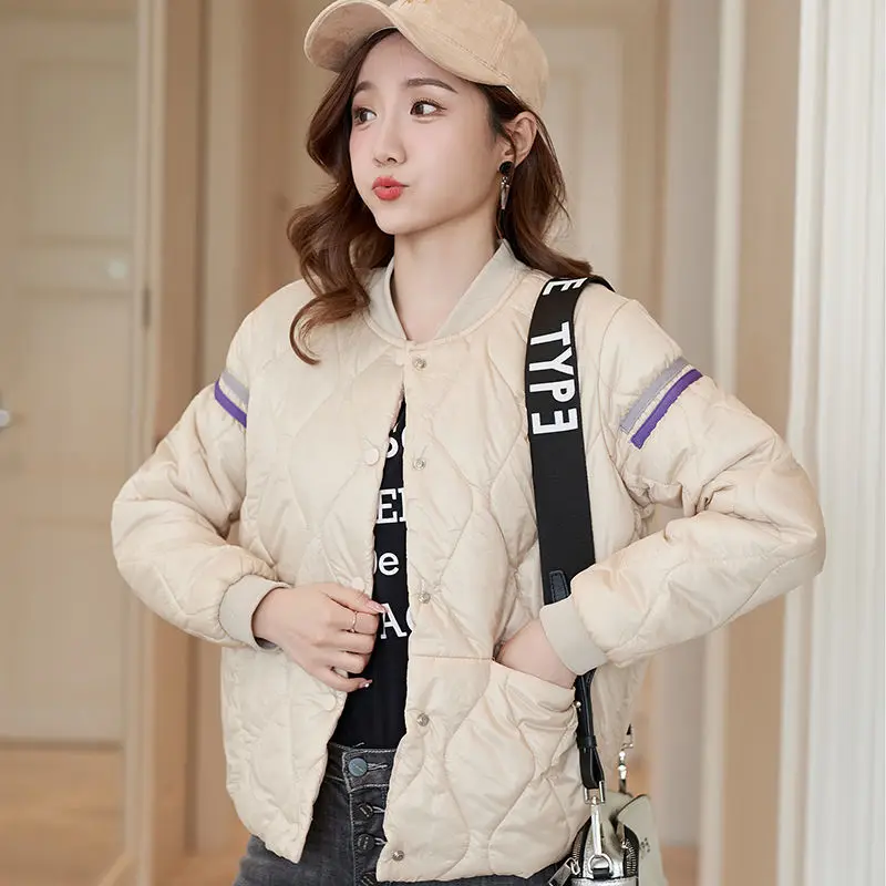 2023 New Cotton Padded Coats Women Casual Stand Collar Patchwork Baseball Uniform Autumn Winter Female Slim Short Wadded Jackets
2023 New Cotton Padded Coats Women Casual Stand Collar Patchwork Baseball Uniform Autumn Winter Female Slim Short Wadded Jackets