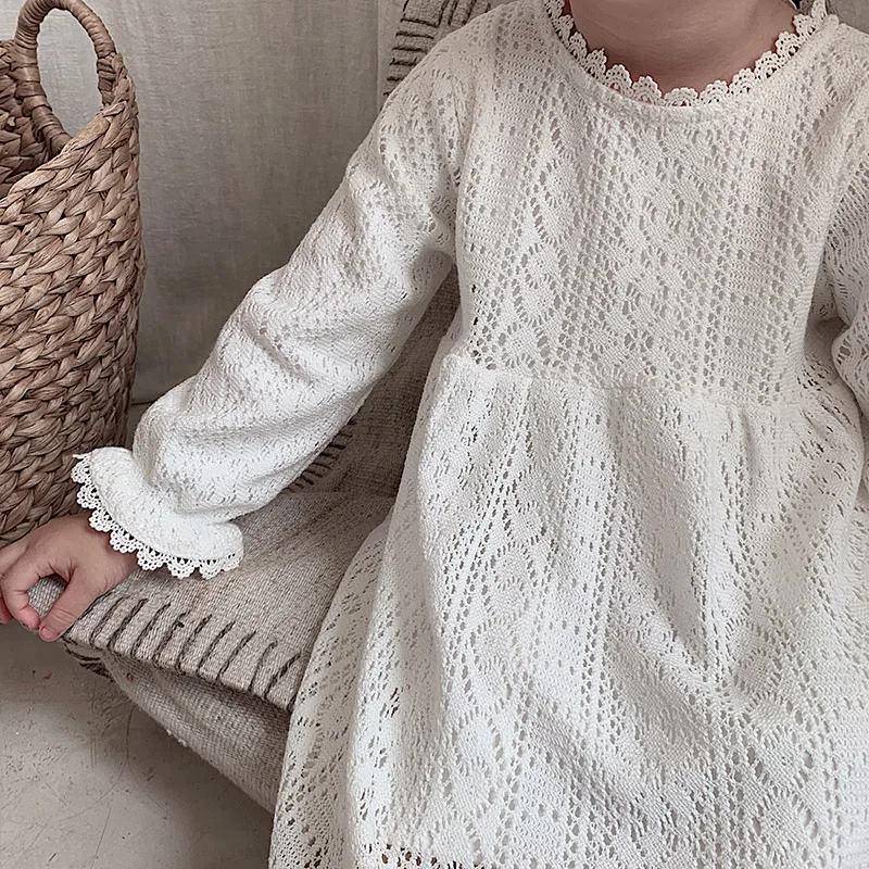 2019 autumn new baby girls sweet princess hollow lace dress children long sleeve solid color dress kids clothing 
2019 autumn new baby girls sweet princess hollow lace dress children long sleeve solid color dress kids clothing