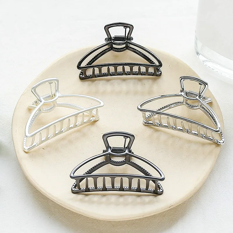 1 pc Women Geometric Alloy Hair Claws Hair Clips Girls Large Hair Making Tools Elegant party Hair Accessories Hairdressing Tool
1 pc Women Geometric Alloy Hair Claws Hair Clips Girls Large Hair Making Tools Elegant party Hair Accessories Hairdressing Tool