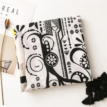 Women head scarf female winter autumn Spain style hippie fashion long original printed scarf cape shawl muffler
Women head scarf female winter autumn Spain style hippie fashion long original printed scarf cape shawl muffler