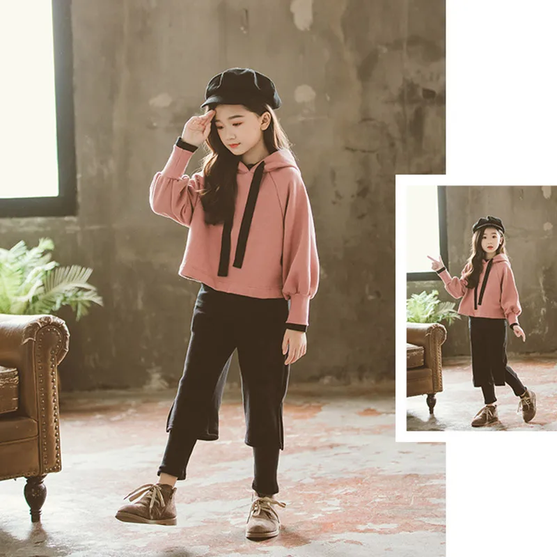 2019 Korean Version of the Winter Girls Plus Velvet Short Sweater + Fake Two-leg Wide-leg Pants Casual Warm Children's Suit
2019 Korean Version of the Winter Girls Plus Velvet Short Sweater + Fake Two-leg Wide-leg Pants Casual Warm Children's Suit