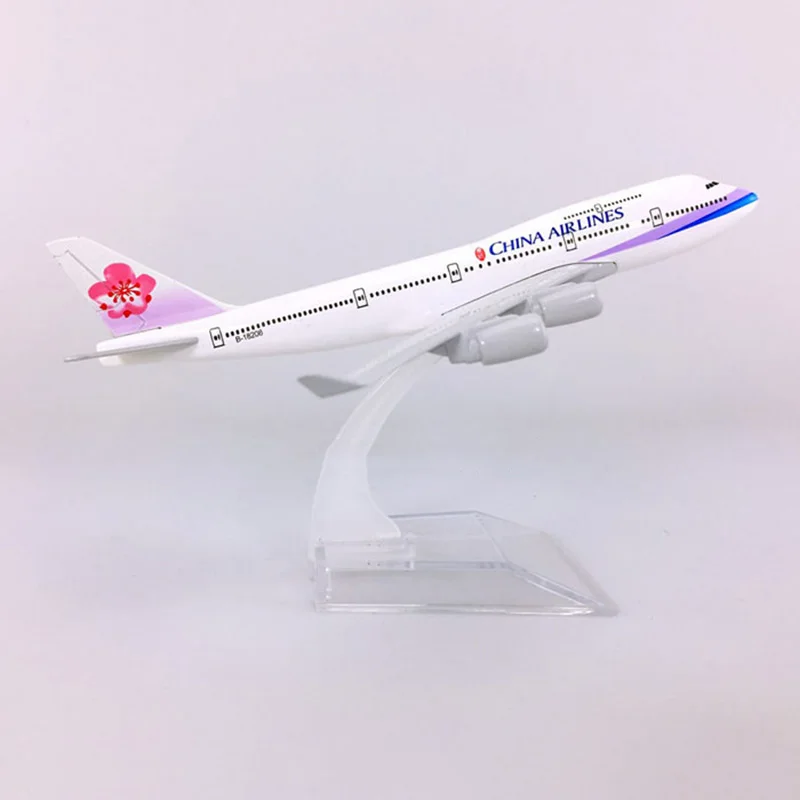 Collection 1:400 Boeing B747-400 Model China Airlines with Base Airbus 16Cm model metal Aircraft display for child adult
Collection 1:400 Boeing B747-400 Model China Airlines with Base Airbus 16Cm model metal Aircraft display for child adult
