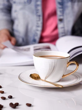 Luxury Ceramic Tea Cup And Saucer Holder Wave Reusable Coffee Small Paper Cups With Lid Tasse A Cafe Ceramique Cups QJJ60BYD
Luxury Ceramic Tea Cup And Saucer Holder Wave Reusable Coffee Small Paper Cups With Lid Tasse A Cafe Ceramique Cups QJJ60BYD