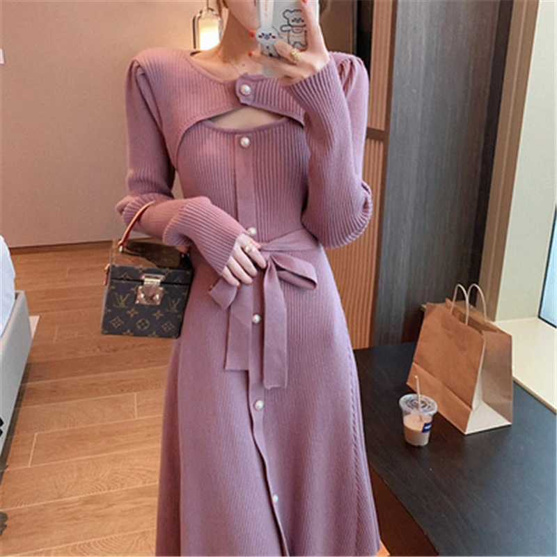 New Temperament Pearl Buttons Long Sleeve Slim Knitted Dress 2020 Women French Style Elegant Vertical Striped Sweater Dress
New Temperament Pearl Buttons Long Sleeve Slim Knitted Dress 2020 Women French Style Elegant Vertical Striped Sweater Dress