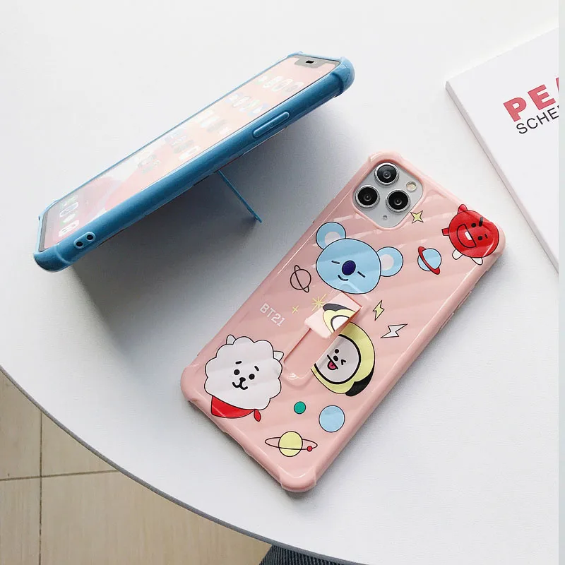 Cartoon BT21 boy For IPhone x xr xs 11pro max 7 8plus SE 2020 Case Stand Holder Couple Models Anti-fall Soft Shell For Applel
Cartoon BT21 boy For IPhone x xr xs 11pro max 7 8plus SE 2020 Case Stand Holder Couple Models Anti-fall Soft Shell For Applel