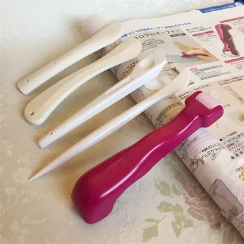 Sewing Patchwork accessories Embossing Roller Imprint Mark Bone Pen Patchwork Marker Roller Tools Set
Sewing Patchwork accessories Embossing Roller Imprint Mark Bone Pen Patchwork Marker Roller Tools Set