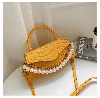 Sweet lady Pillow-shaped women's shoulder bag Crossbody bag Beaded fashion design Women handbag high quality Ladies mall bag new
Sweet lady Pillow-shaped women's shoulder bag Crossbody bag Beaded fashion design Women handbag high quality Ladies mall bag new