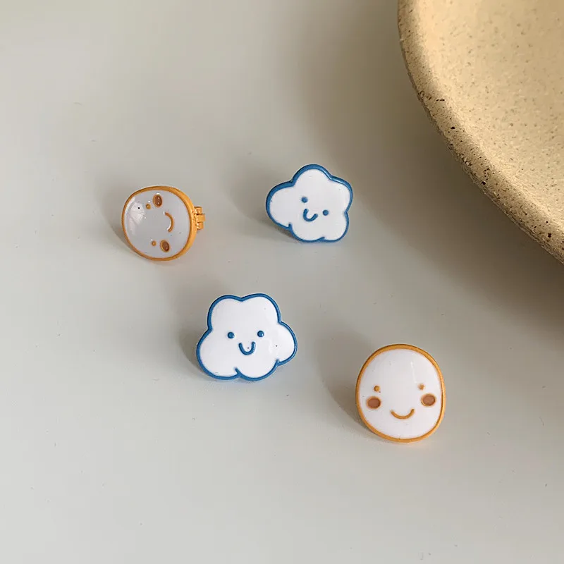 Korean Version Of The Temperament Of Simple Ins Wind Cute Asymmetric Clouds Earrings No Ear Hole Earrings
Korean Version Of The Temperament Of Simple Ins Wind Cute Asymmetric Clouds Earrings No Ear Hole Earrings