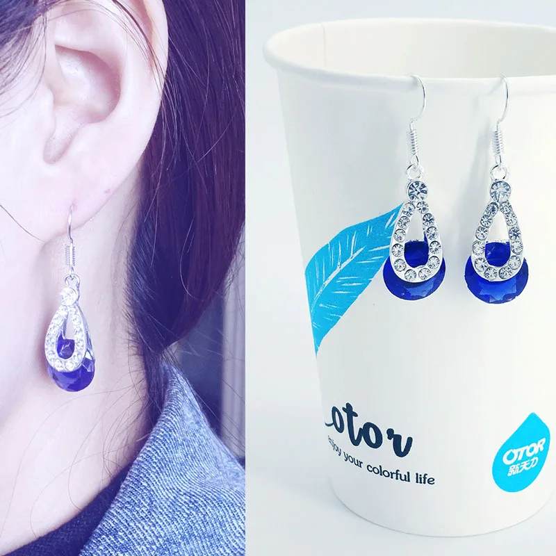 2019 New Fashion Korean Earring Silver Plated Blue Stone Crystal Acrylic Dangle Earring For Women Full Of Rhinestone
2019 New Fashion Korean Earring Silver Plated Blue Stone Crystal Acrylic Dangle Earring For Women Full Of Rhinestone