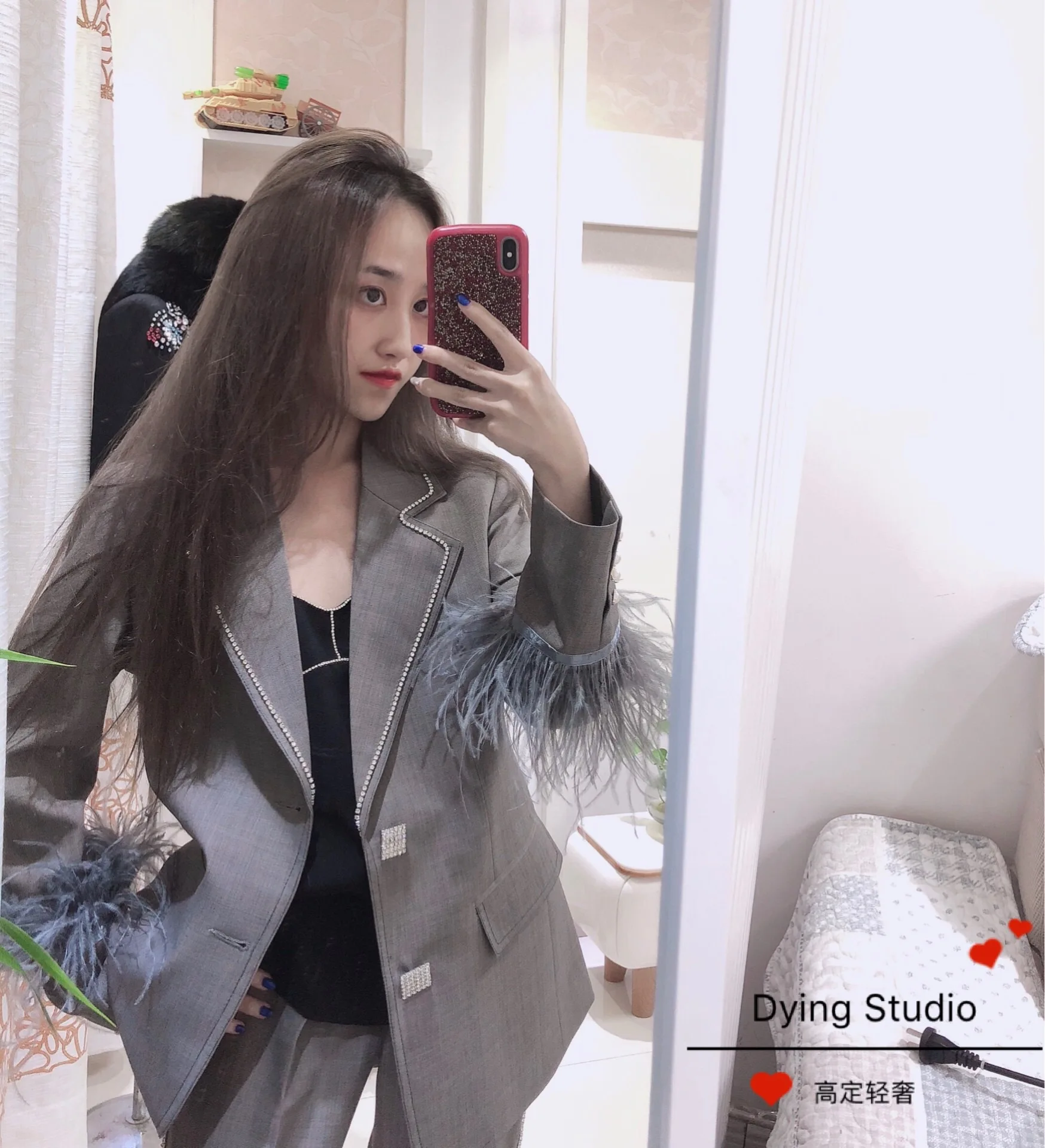 DD High Set Industrial 2019 Autumn And Winter New Style Ostrich Feather Cuff Gray Diamond Buckle Feather Sleeve Online Celebrity
DD High Set Industrial 2019 Autumn And Winter New Style Ostrich Feather Cuff Gray Diamond Buckle Feather Sleeve Online Celebrity
