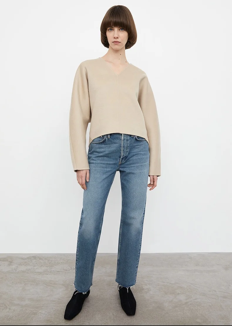New color! Women Fashion Sweater pullover Wool Rene* V-neck beige Long Wide Sleeves Perfect Match Good Looking
New color! Women Fashion Sweater pullover Wool Rene* V-neck beige Long Wide Sleeves Perfect Match Good Looking