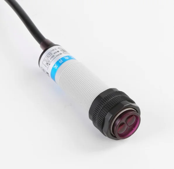 Прерыватель fotoeléctrico E3F-R4NK E3F-R2N2 E3F-R2Y1 E3F-R2PK E3F-R2P2 
Прерыватель fotoeléctrico E3F-R4NK E3F-R2N2 E3F-R2Y1 E3F-R2PK E3F-R2P2