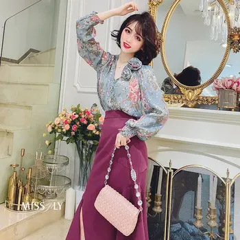 New runway skirt suits women's Elegant Flowers printed appliques blouse shirts tops + Ruffles Cut Sexy skirt suits set NZ125
New runway skirt suits women's Elegant Flowers printed appliques blouse shirts tops + Ruffles Cut Sexy skirt suits set NZ125