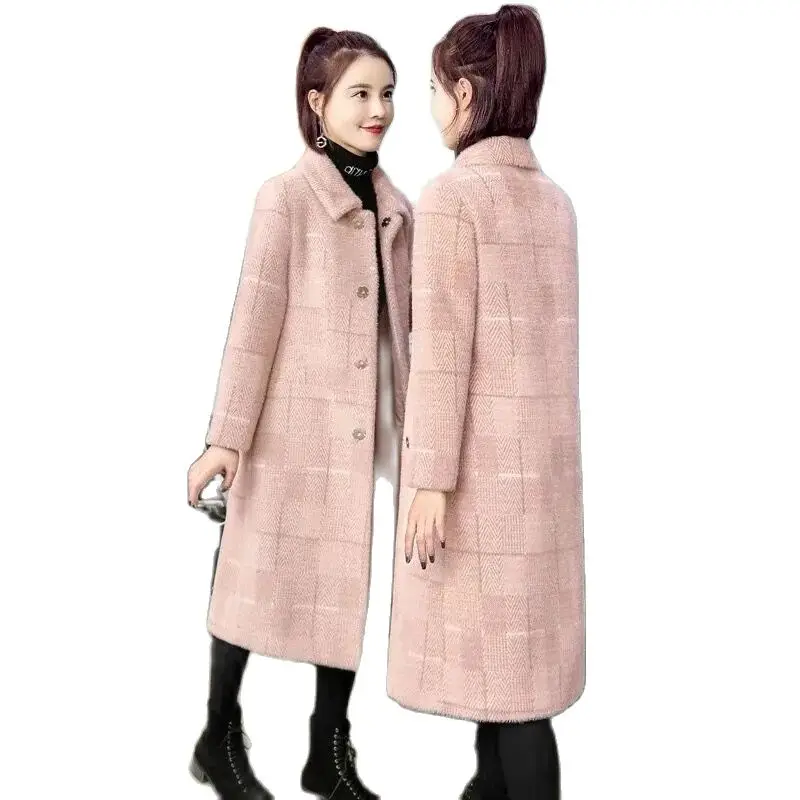 Норковое бархатное зимнее пальто для женщин 2023 шерстяное пальто Женская Корейская версия средней длины имитация золота норка бархатное пальто Трендовое
Норковое бархатное зимнее пальто для женщин 2023 шерстяное пальто Женская Корейская версия средней длины имитация золота норка бархатное пальто Трендовое